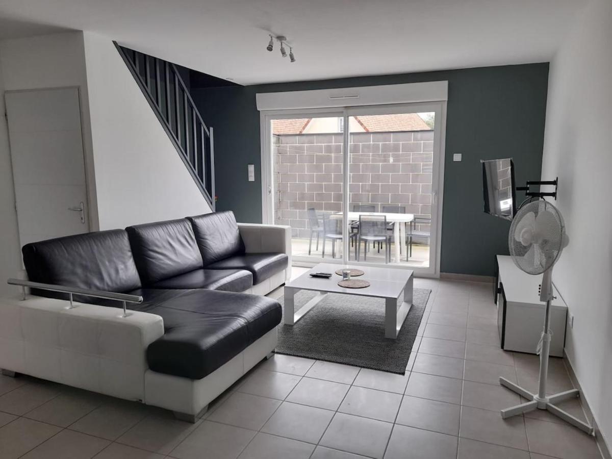 Logement De 100M2 Avec Terrasse Wardrecques Exterior photo