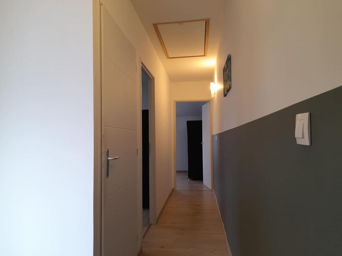Logement De 100M2 Avec Terrasse Wardrecques Exterior photo